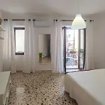 1 Bedroom Cozy In